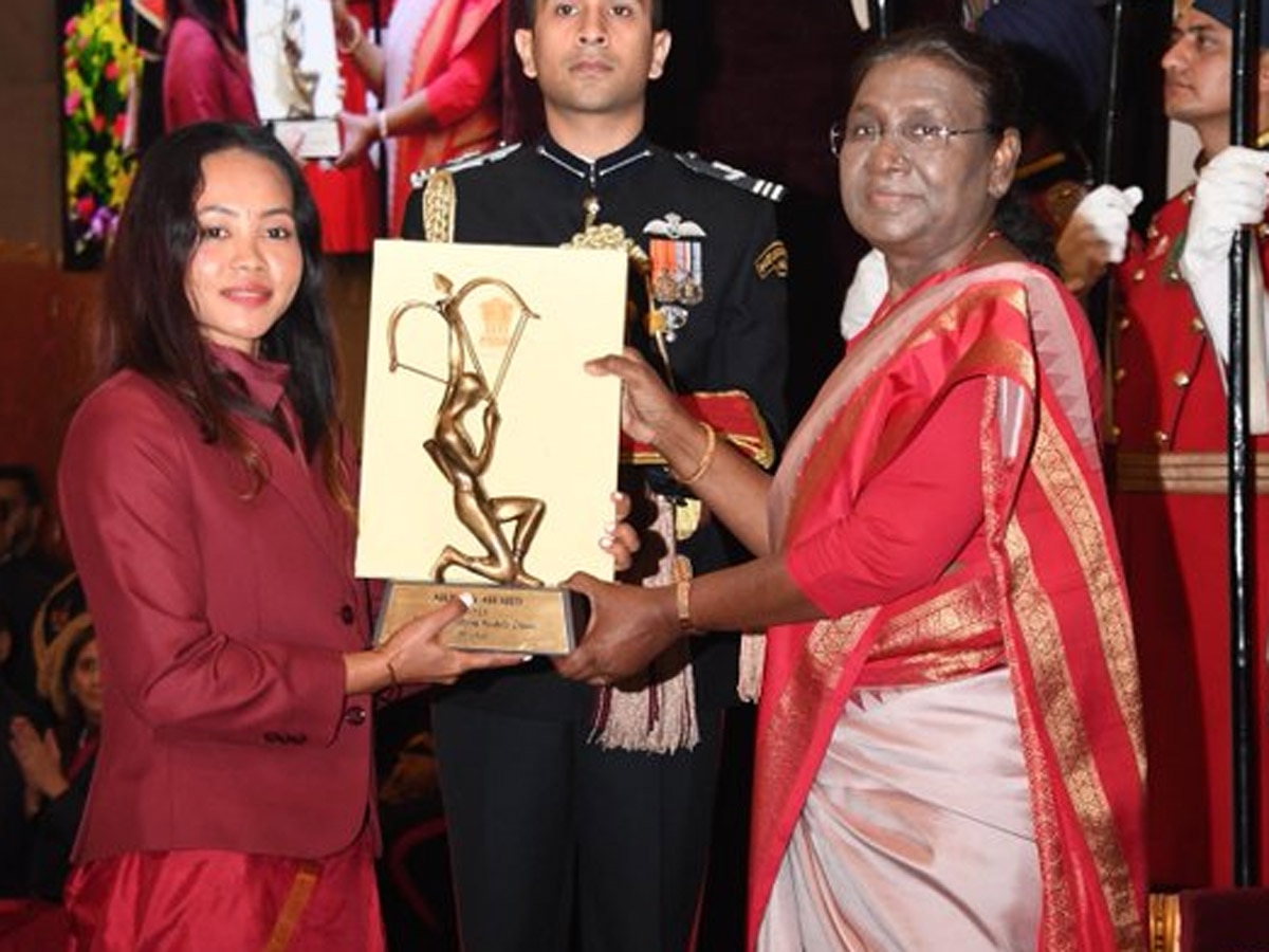 Mohammed Shami Sheetal Devi Sunil Kumar Receive Arjuna Award National ...