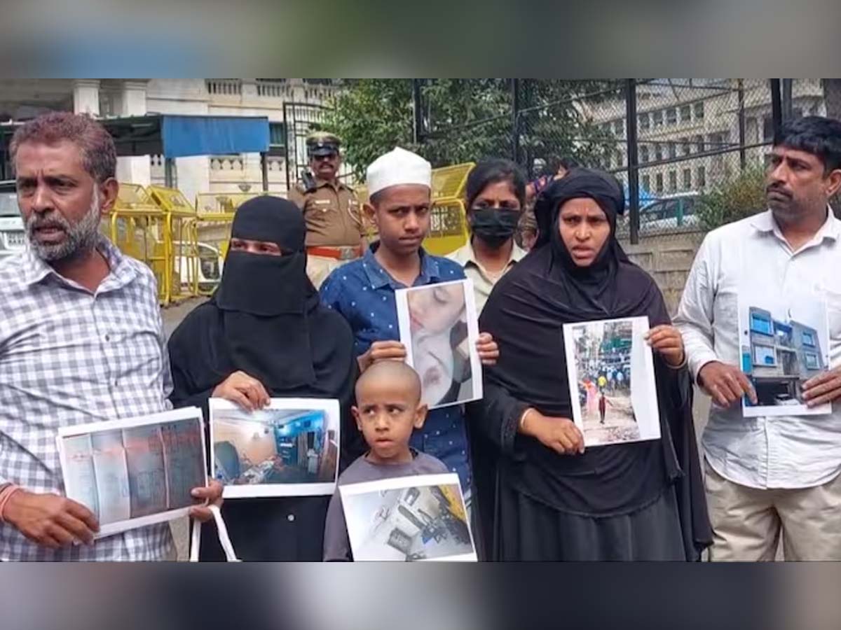 परेशान हुआ परिवार, कर्नाटक विधानसभा के सामने ही लगाने लगा आग, मच गया हड़कंप परेशान हुआ परिवार, कर्नाटक विधानसभा के सामने ही लगाने लगा आग, मच गया हड़कंप