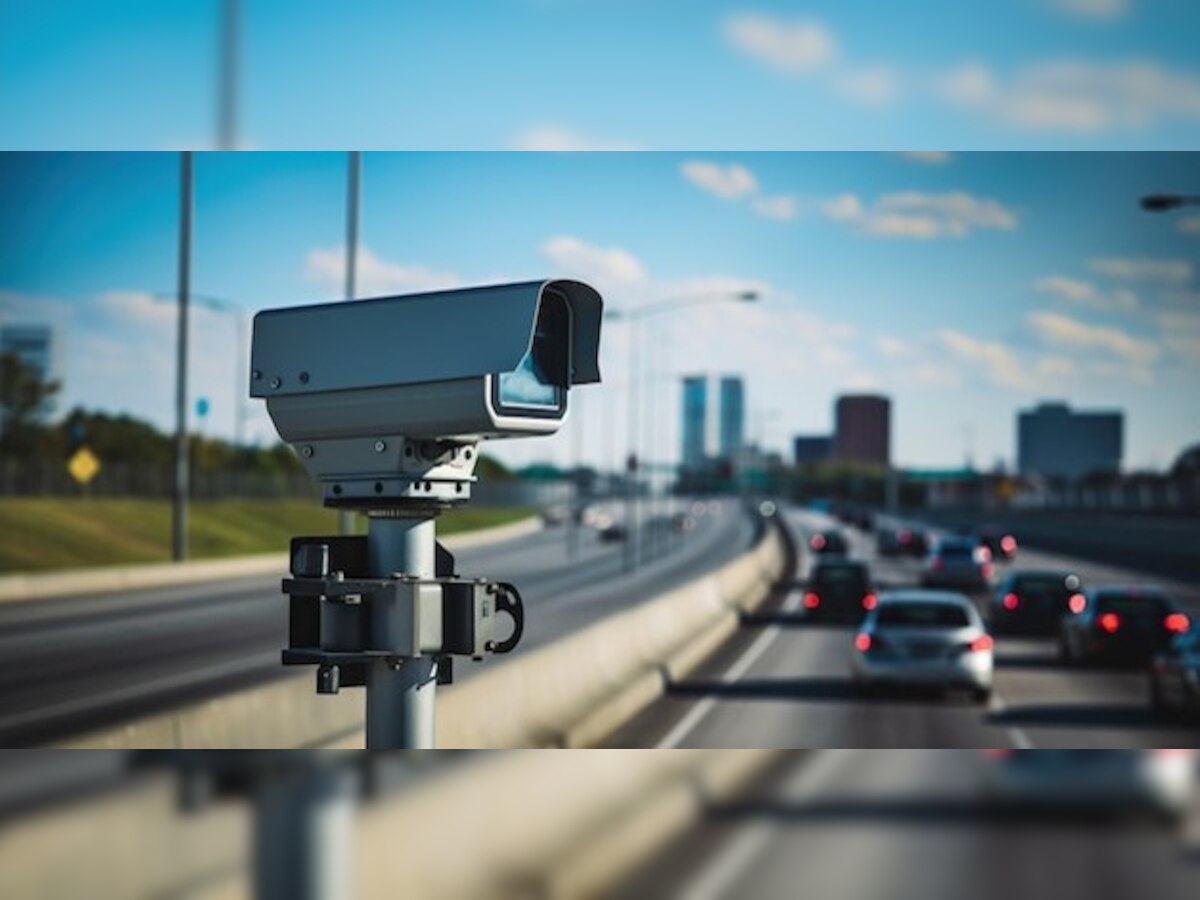 Road Safety Week: सड़कों पर लगे CCTV कैमरे कैसे काट देते हैं आपकी गाड़ी का चालान!