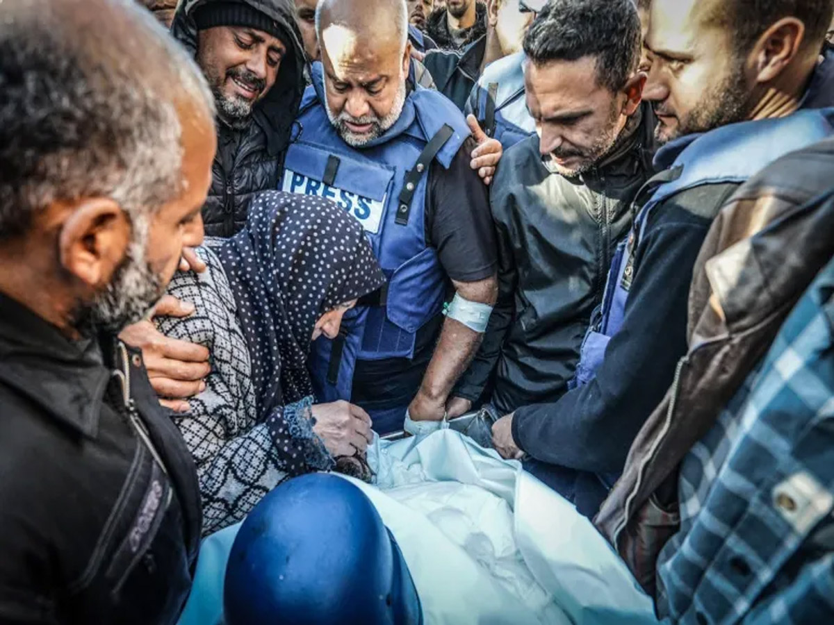 Israel-Hamas War Update: दो पत्रकारों की मौत पर इजराइल ने क्या कहा? पीछे हटा मुल्क Israel-Hamas War Update: दो पत्रकारों की मौत पर इजराइल ने क्या कहा? पीछे हटा मुल्क