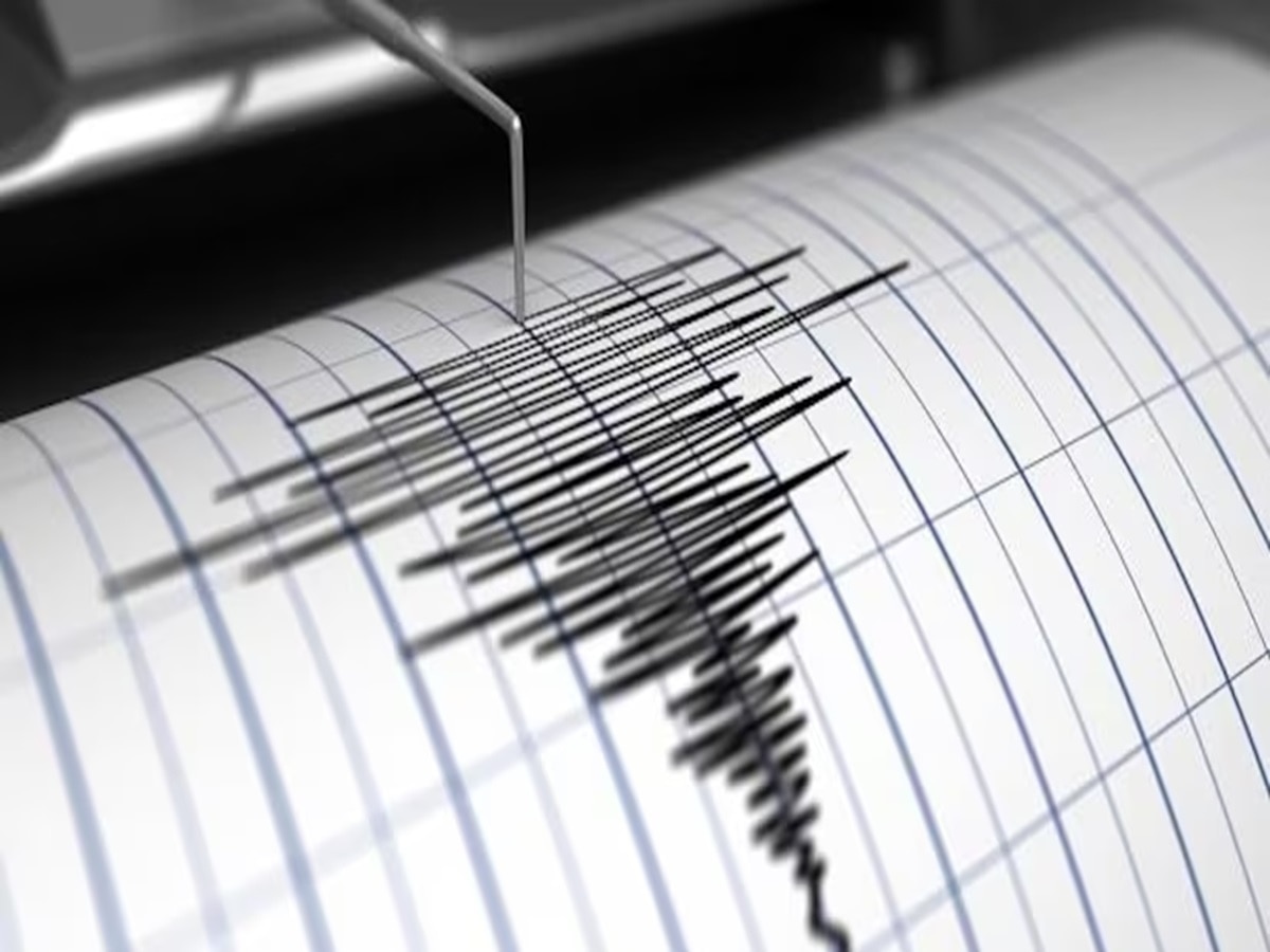 Earthquake In Delhi: दिल्ली-NCR में भूकंप के झटके, इतनी रही तीव्रता 