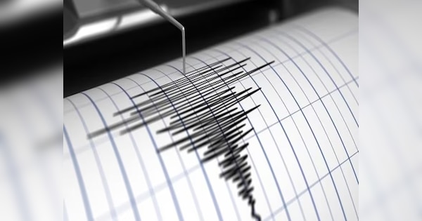 Earthquake In Delhi: दिल्ली-NCR में भूकंप के झटके, इतनी रही तीव्रता