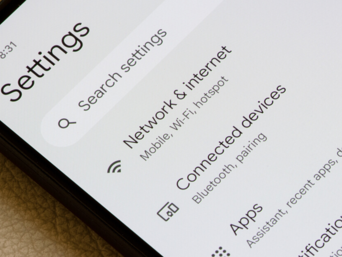 बैंक खाता खाली होने से बचाना है तो तुरंत अपने मोबाइल पर ऑफ करें ये सेटिंग, सरकार ने जारी किया रेड अलर्ट