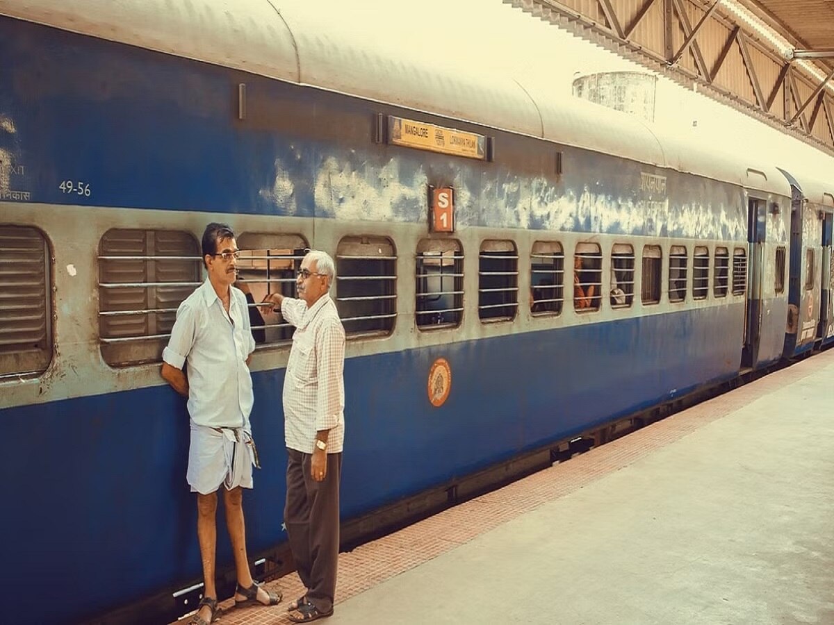 Indian Railways: वरिष्ठ नागरिकों को मिलने वाली है टिकट किराए में रियायतें? भारतीय रेलवे का बड़ा अपडेट आया सामने