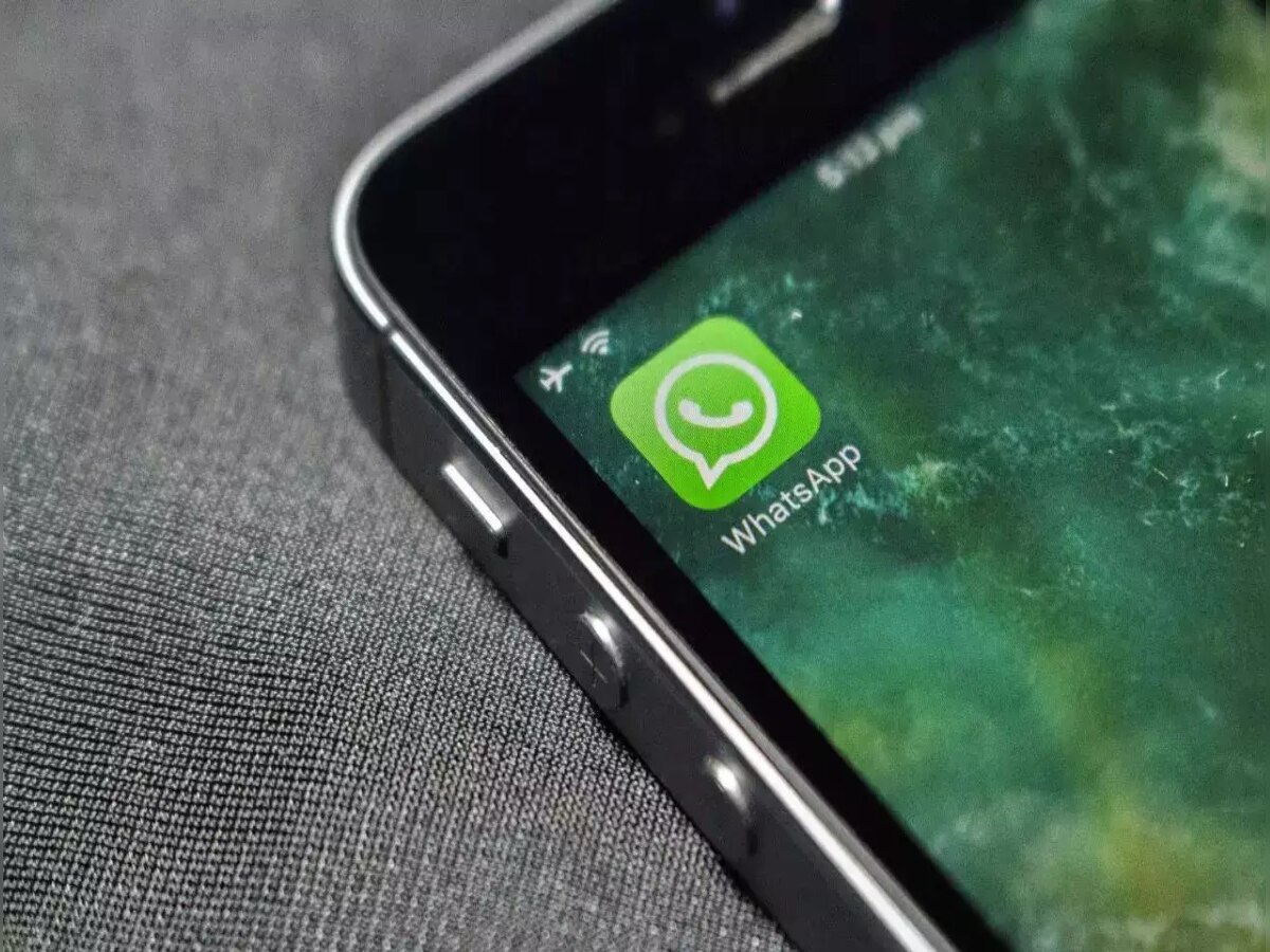 Whatsapp: आईओएस यूजर्स को अपनी फोटोज को स्टिकर में बदलने की सुविधा दे रहा व्हाट्सएप