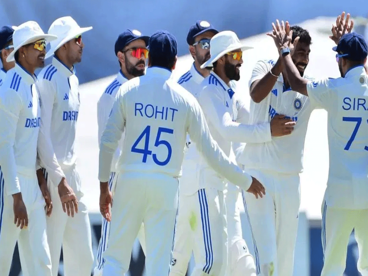 Indian test Squad: BCCI ने इंग्लैंड के खिलाफ पहले दो टेस्ट के लिए टीम का किया ऐलान, चौंकाने वाले नाम भी शामिल Indian test Squad: BCCI ने इंग्लैंड के खिलाफ पहले दो टेस्ट के लिए टीम का किया ऐलान, चौंकाने वाले नाम भी शामिल