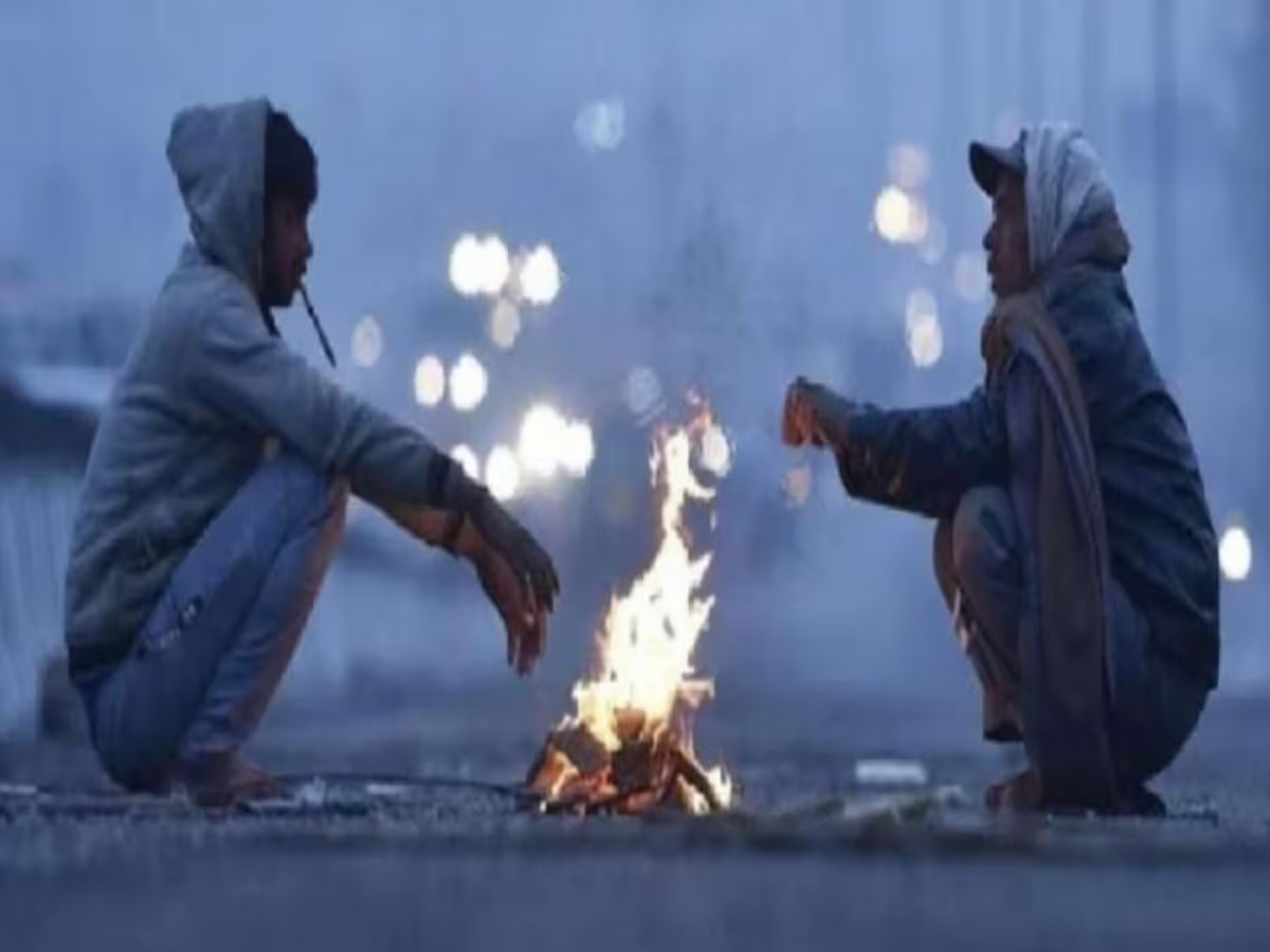 Weather Update Today: इस मौसम में सबसे ज्यादा ठिठुरी दिल्ली, जानें कब तक घने कोहरे की चादर में लिपटी रहेगा राजधानी