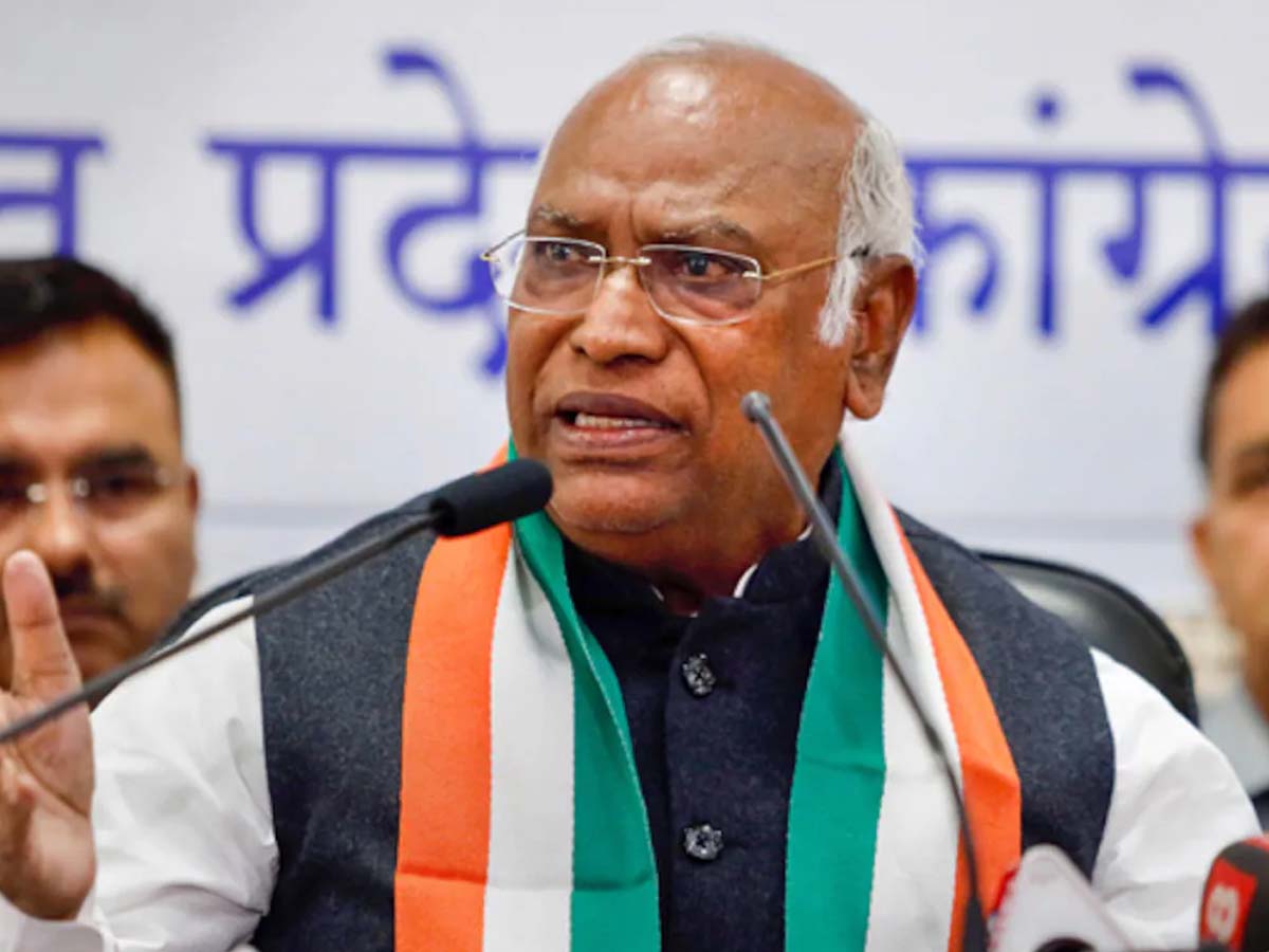 राम मंदिर के निमंत्रण को ठकराने पर घिरी कांग्रेस, अब दी ये सफाई राम मंदिर के निमंत्रण को ठकराने पर घिरी कांग्रेस, अब दी ये सफाई