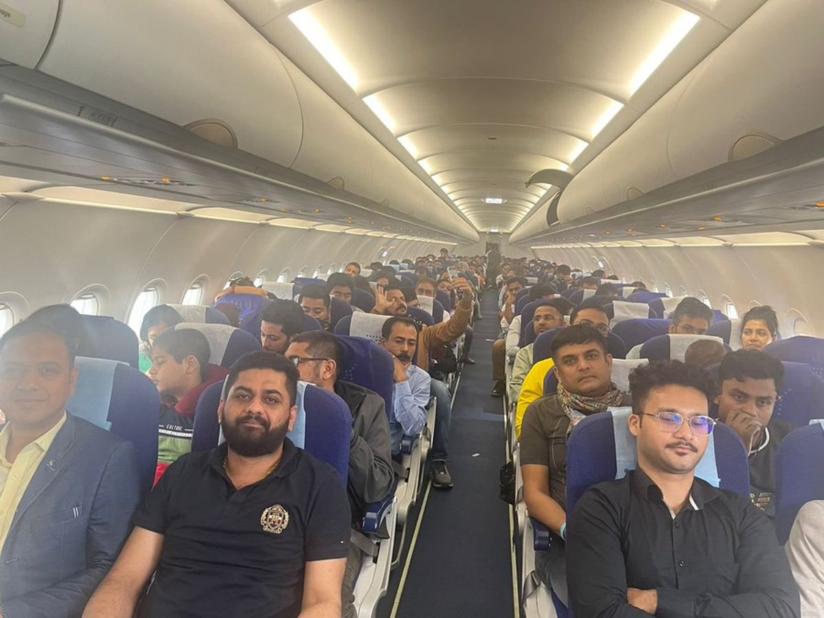 Indigo Flight: मुंबई से गुवाहाटी जा रही फ्लाइट की ढाका में हुई इमरजेंसी लैंडिंग, जानें वजह