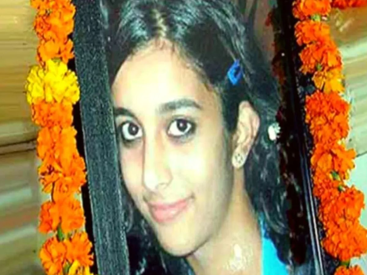 Arushi Talwar Murder Case: 15 साल बाद भी नहीं सुलझा रहस्य; पुलिस के इस बड़े अधिकारी ने उठाए सवाल! Arushi Talwar Murder Case: 15 साल बाद भी नहीं सुलझा रहस्य; पुलिस के इस बड़े अधिकारी ने उठाए सवाल!