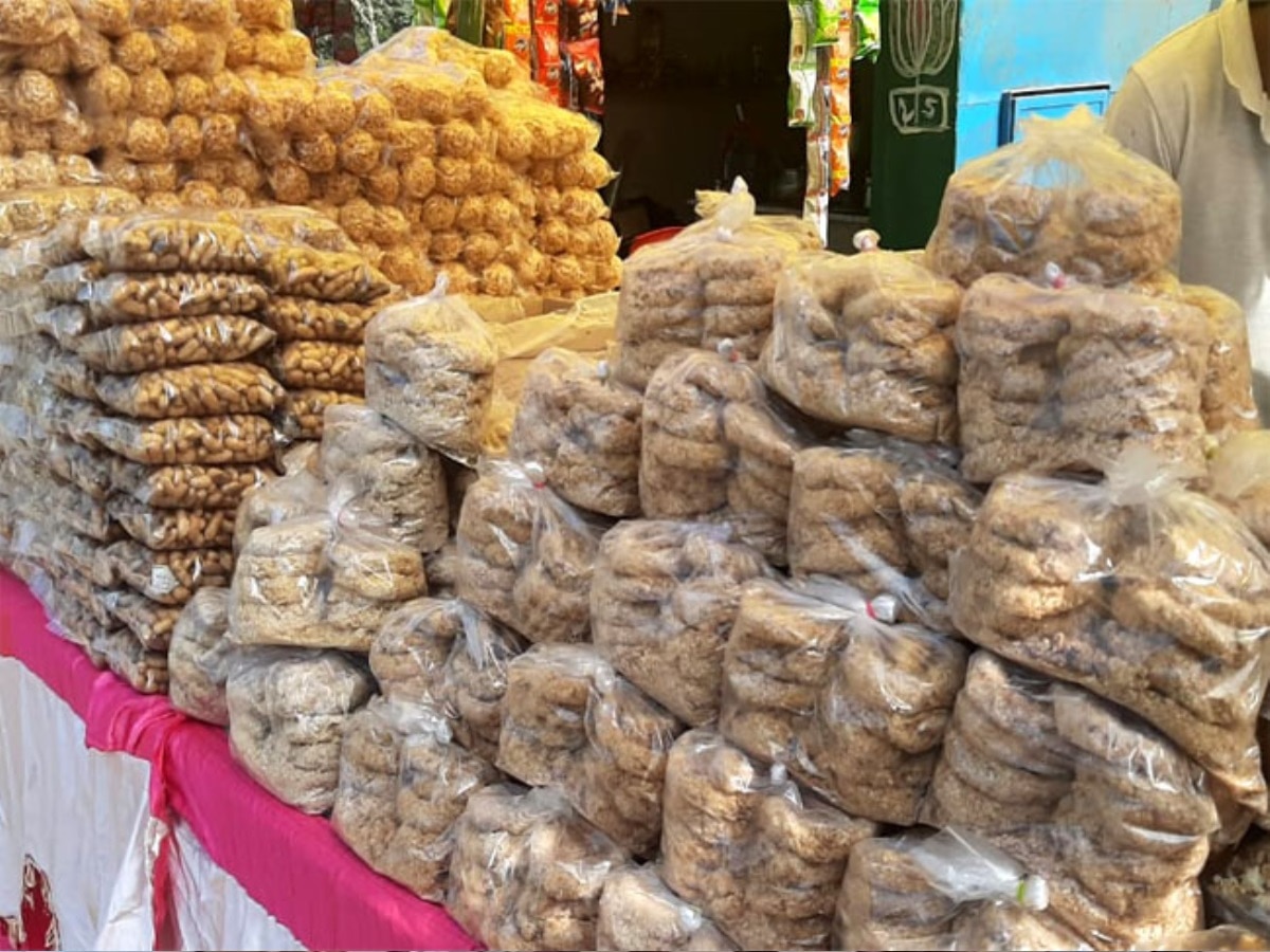 Makar Sankranti: नालंदा में तिलकुट की खुशबू से महकने लगे बाजार, सजी दुकानें, खरीदारी को उमड़ी भीड़