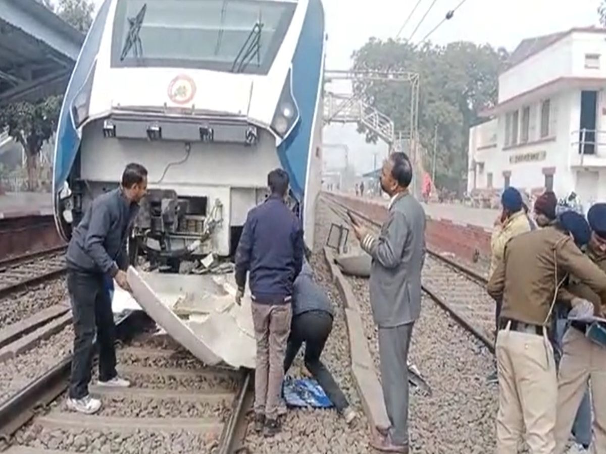 फिर दुर्घटना की शिकार हुई वंदे भारत एक्सप्रेस; मवेशी सामने आने से टूटा ट्रेन का अगला हिस्सा