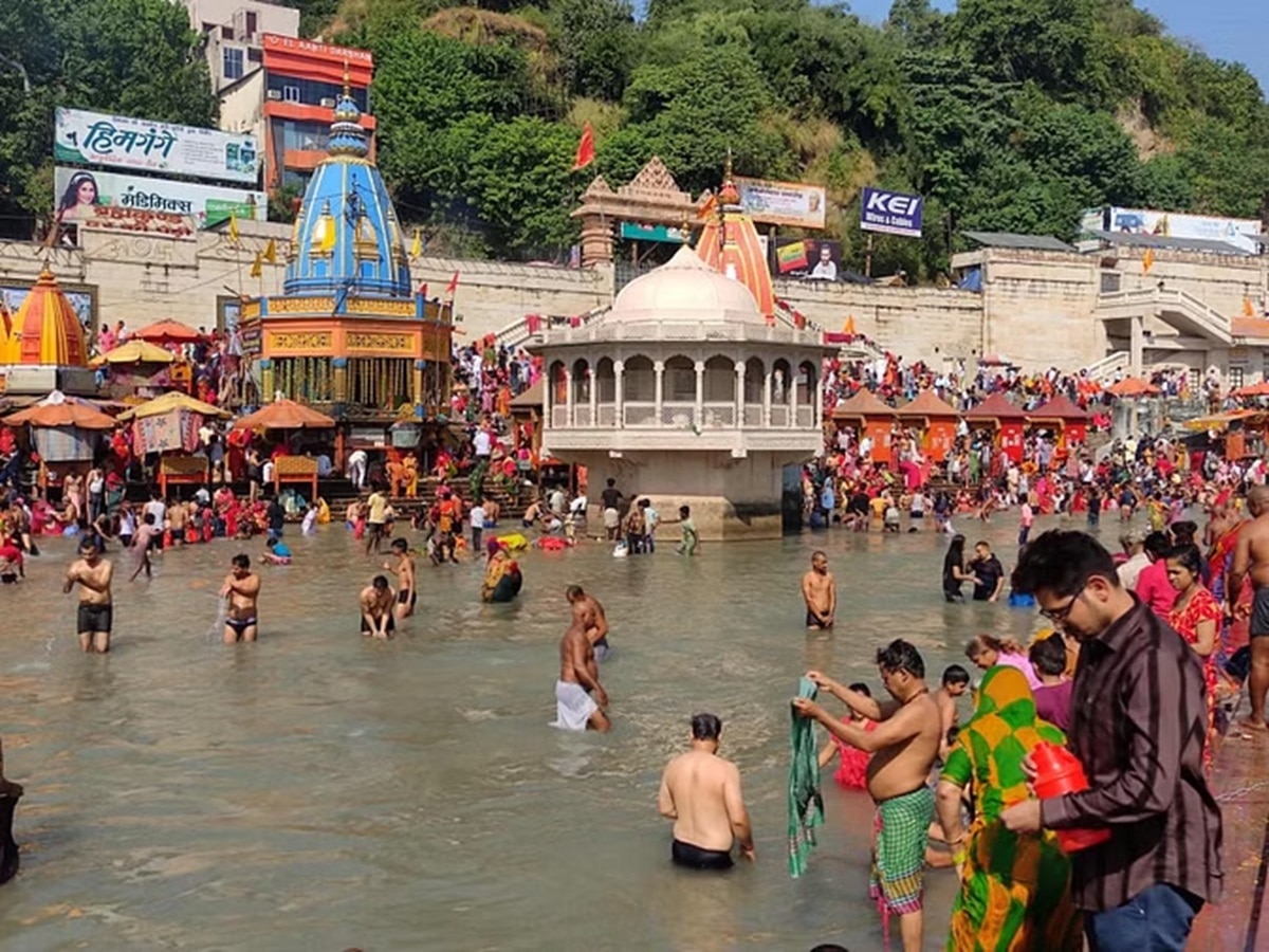 Makar Sankranti Snan: मकर सक्रांति का स्नान आज, हरिद्वार गंगा में डुबकी लगाने पहुंचे श्रद्धालु, यातायात प्लान जारी