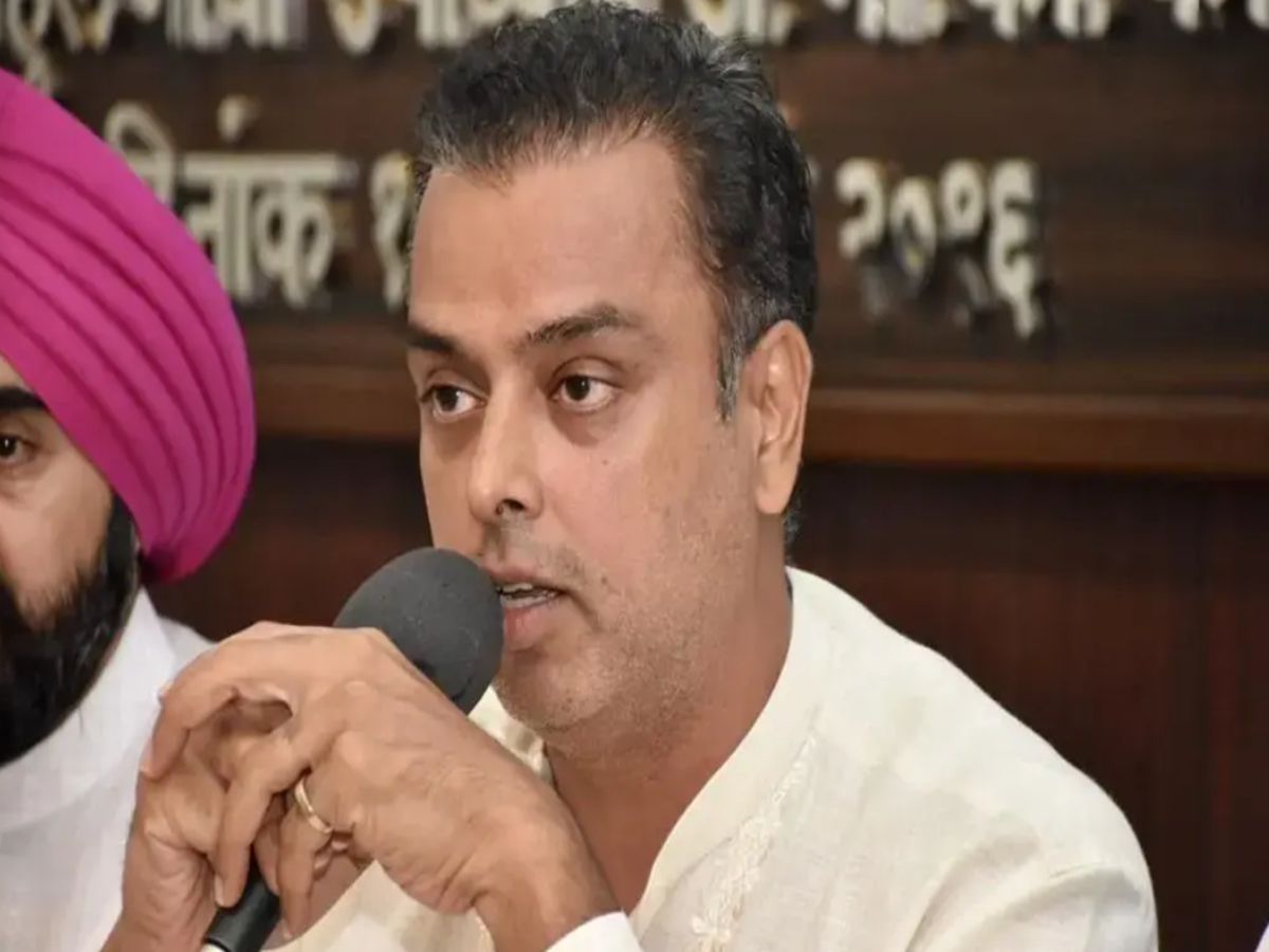 Milind Deora: ସକାଳୁ କଂଗ୍ରେସକୁ ବଡ଼ ଝଟକା, ୫୫ ବର୍ଷ ଧରି ଥିବା ସମ୍ପର୍କରେ ପୂର୍ଣ୍ଣଚ୍ଛେଦ ଟାଣିଲେ ମିଲିନ୍ଦ Milind Deora: ସକାଳୁ କଂଗ୍ରେସକୁ ବଡ଼ ଝଟକା, ୫୫ ବର୍ଷ ଧରି ଥିବା ସମ୍ପର୍କରେ ପୂର୍ଣ୍ଣଚ୍ଛେଦ ଟାଣିଲେ ମିଲିନ୍ଦ