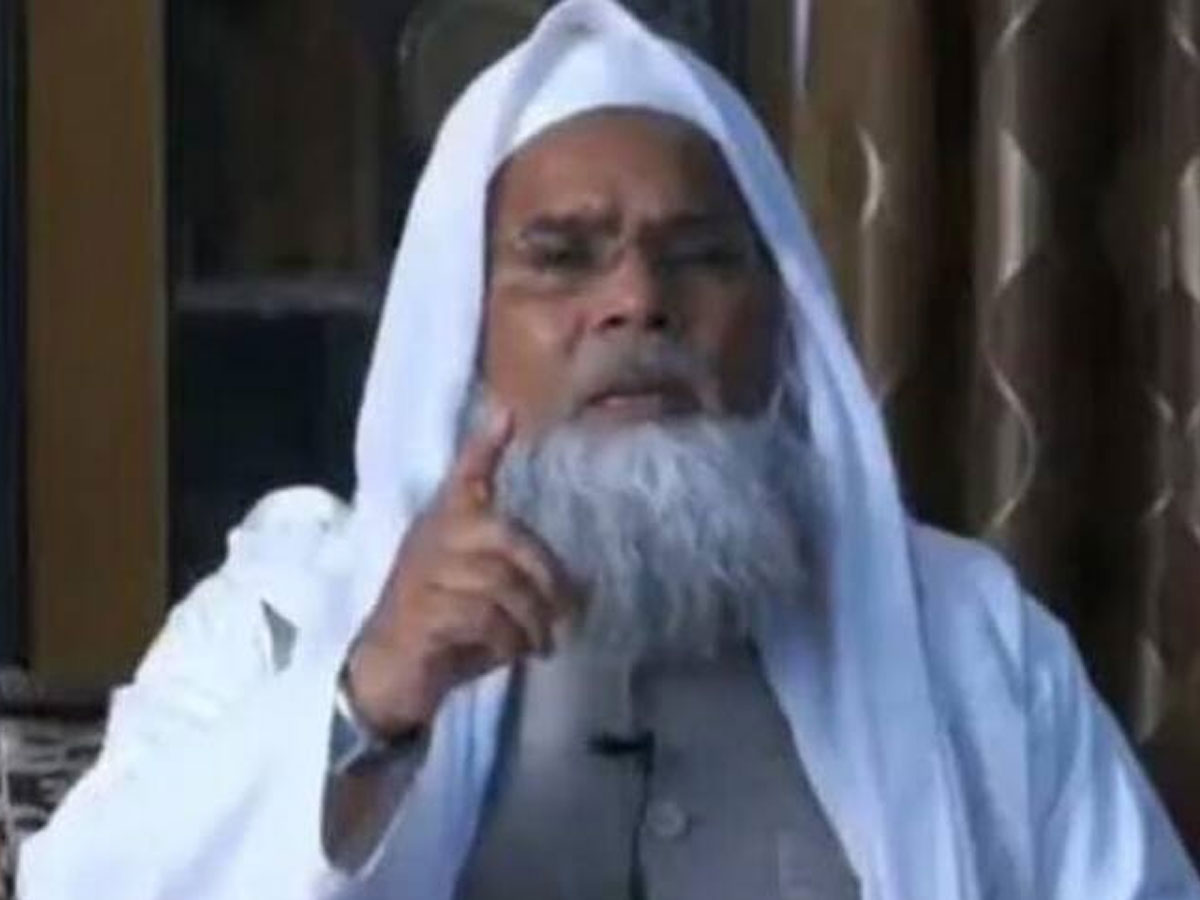 प्राण प्रतिष्ठा में PM की उपस्थिति पर AIMPLB ने खड़ा किया सवाल; कहा- "सेकुलरिज्म का कत्ल" प्राण प्रतिष्ठा में PM की उपस्थिति पर AIMPLB ने खड़ा किया सवाल; कहा- "सेकुलरिज्म का कत्ल"