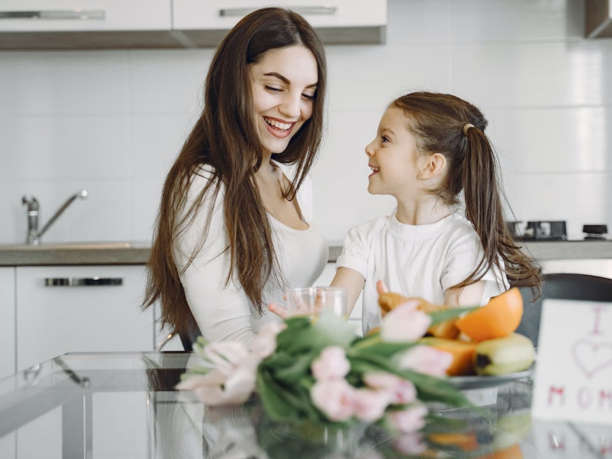 Emotionally Intelligent Kid: ये 4 लक्षण बताते हैं कि आपका बच्चा है इमोशनली इंटेलिजेंट, जरूर करें पहचान