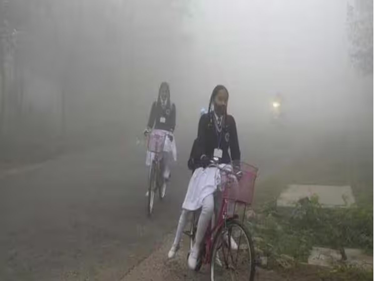 Delhi Winter Holidays: कड़ाके की ठंड के बीच दिल्ली में कल से खुलेंगे स्कूल, नोएडा में बढ़ाई गईं छुट्टियां
