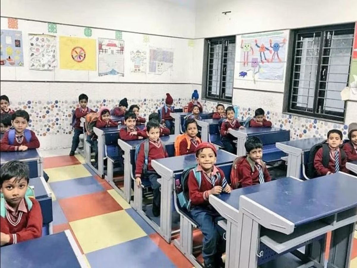 दिल्ली के स्कूलों के समय में बदलाव; सरकार ने सर्कुलर जारी कर दी जानकारी दिल्ली के स्कूलों के समय में बदलाव; सरकार ने सर्कुलर जारी कर दी जानकारी