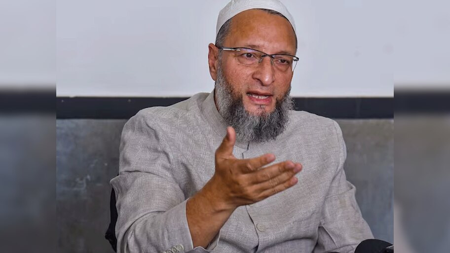AIMIM चीफ असदुद्दीन ओवैसी ने कहा- 'सत्ता में बैठे लोग हमारी मस्जिदों को ललचाई नजरों से देख रहे हैं'  