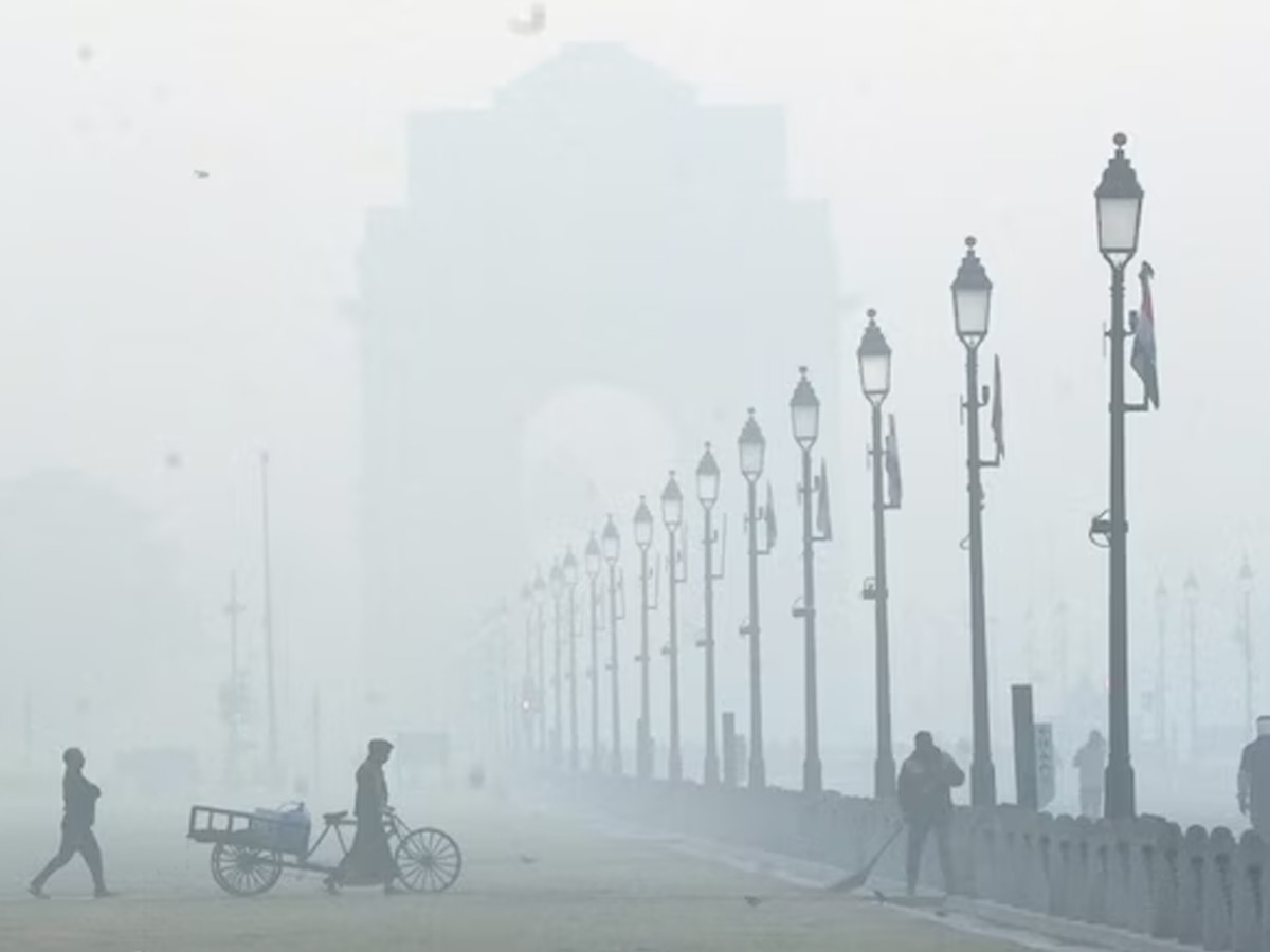 Dense Fog in Delhi Airport: ମୁହଁକୁ ମୁହଁ ଦିଶୁନି: ଦିଲ୍ଲୀରେ ୪୦୦ରୁ ଅଧିବ ବିମାନ ବିଳମ୍ବିତ, ୨୦ ବାତିଲ