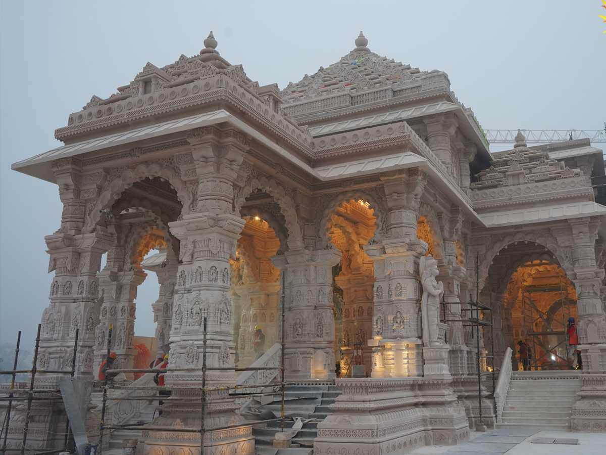 मंदिर में प्रवेश