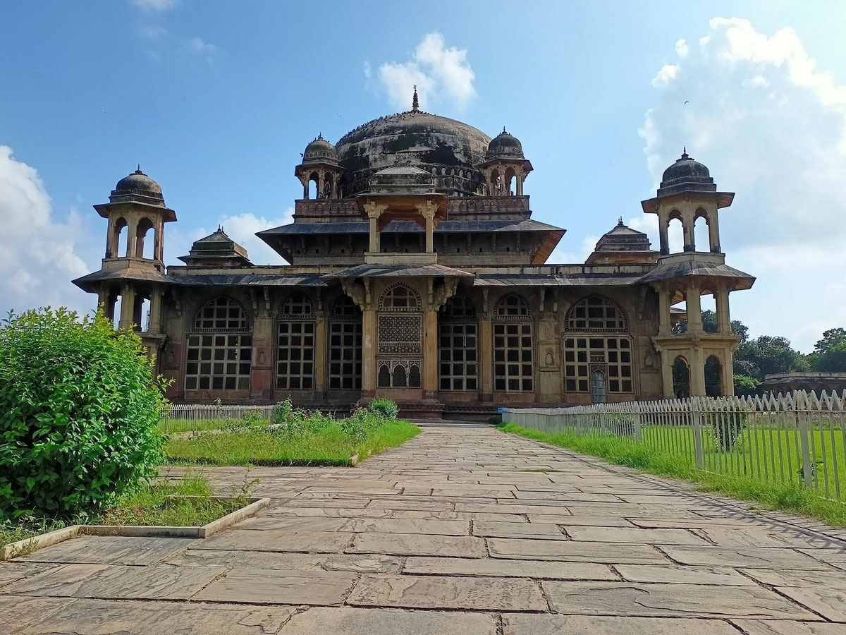 तानसेन का मकबरा 