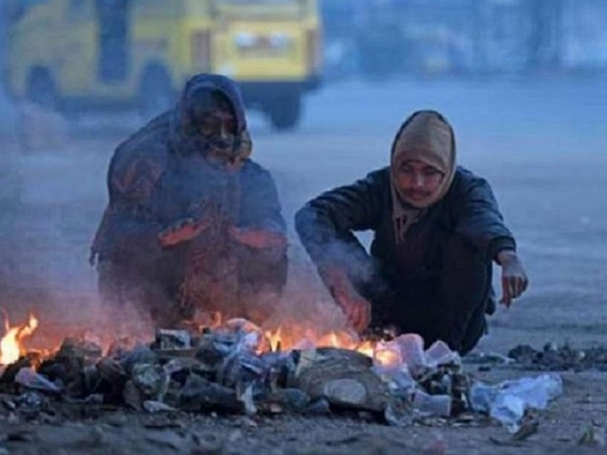 इन राज्यों में अगले पांच दिनों तक पड़ेगी कड़ाके की ठंड; जानें अपने प्रदेश का हाल इन राज्यों में अगले पांच दिनों तक पड़ेगी कड़ाके की ठंड; जानें अपने प्रदेश का हाल
