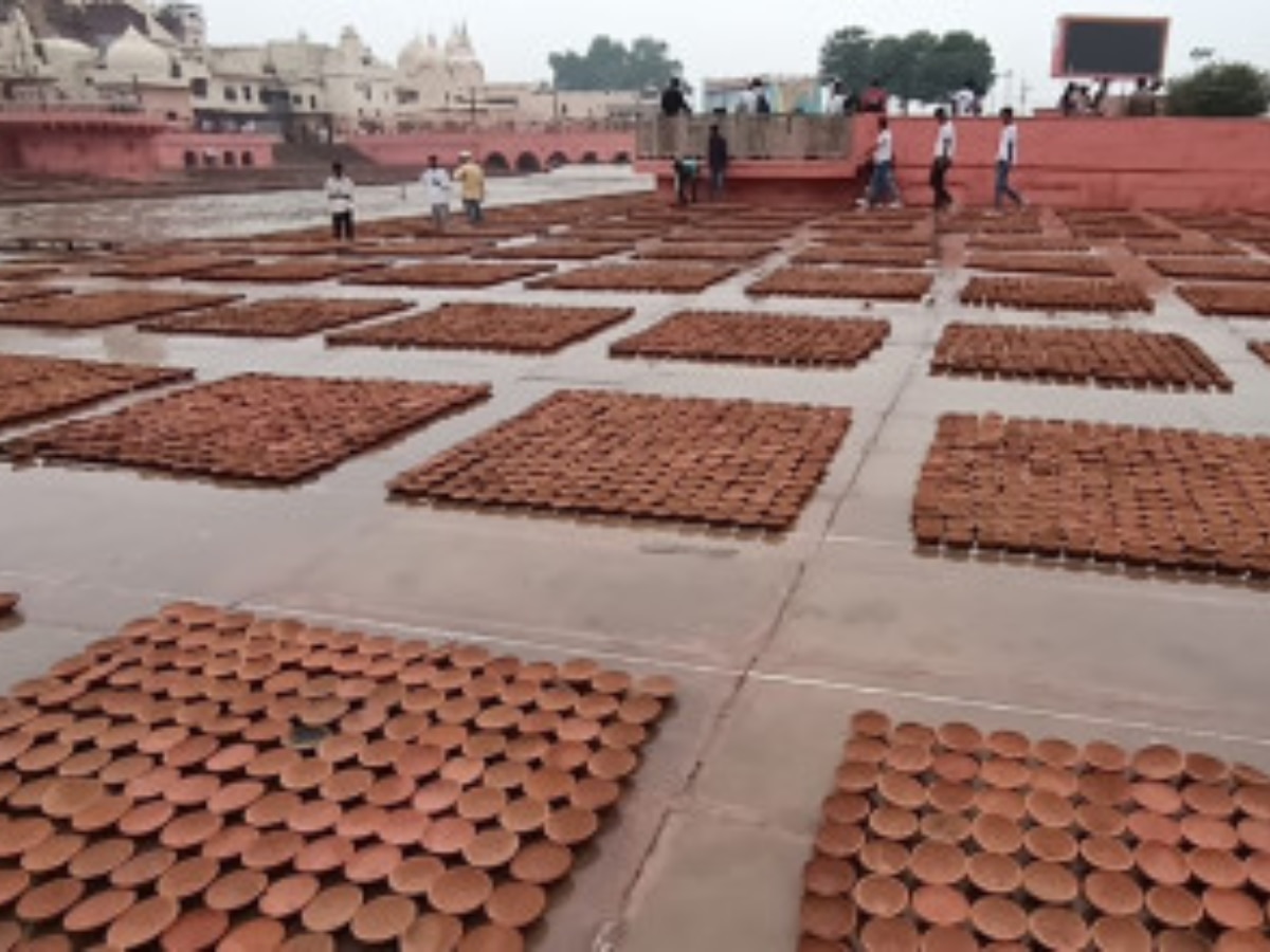 Ayodhya Ram Mandir: दीयों की बढ़ती डिमांड और खराब मौसम से अयोध्या के दीपोत्सव पर मंडराए काले बादल 