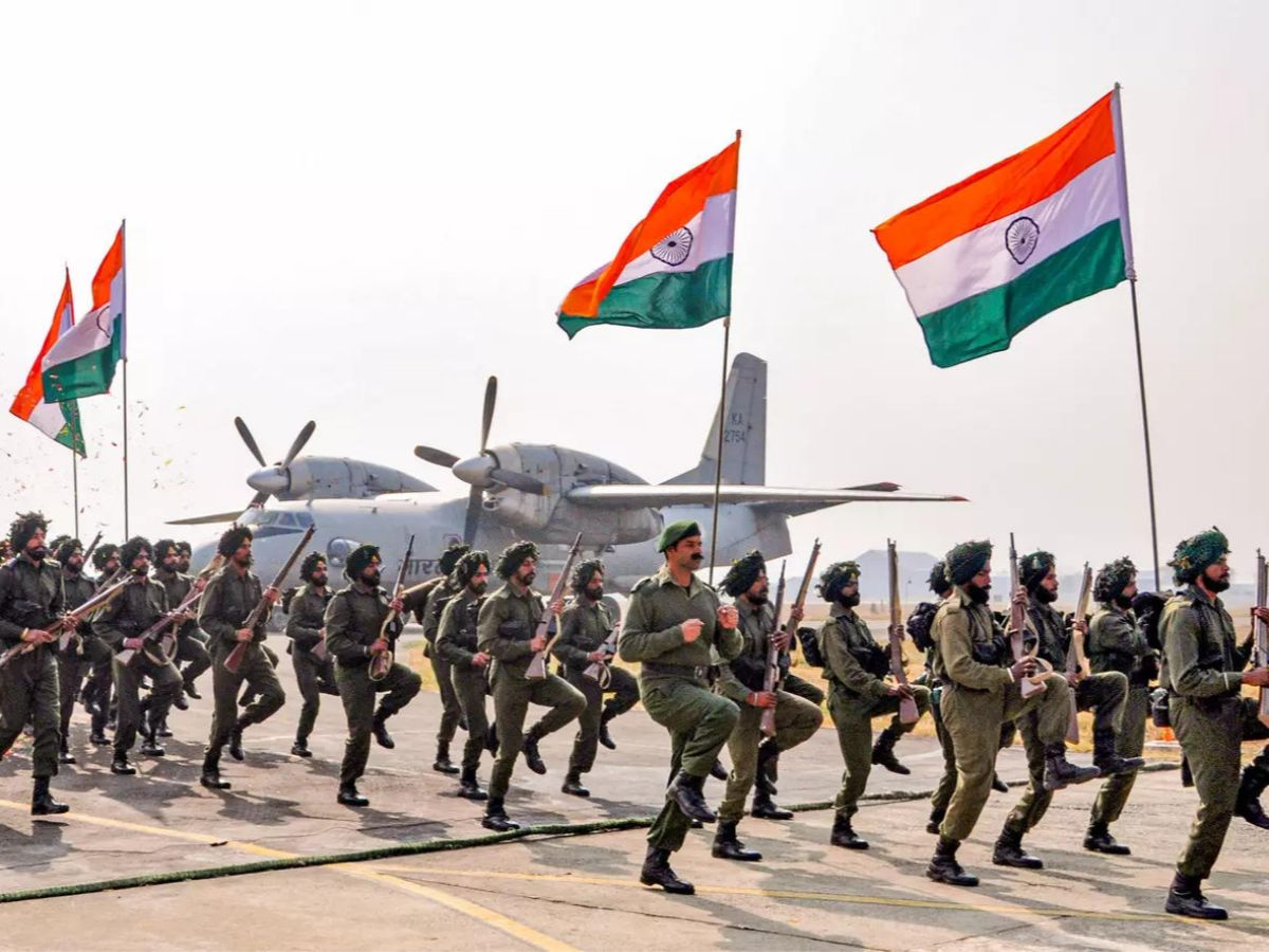 दुनिया की चौथी सबसे ताकतवर सेना भारत के पास, जानें चीन-पाकिस्तान को मिला कौन सा स्थान