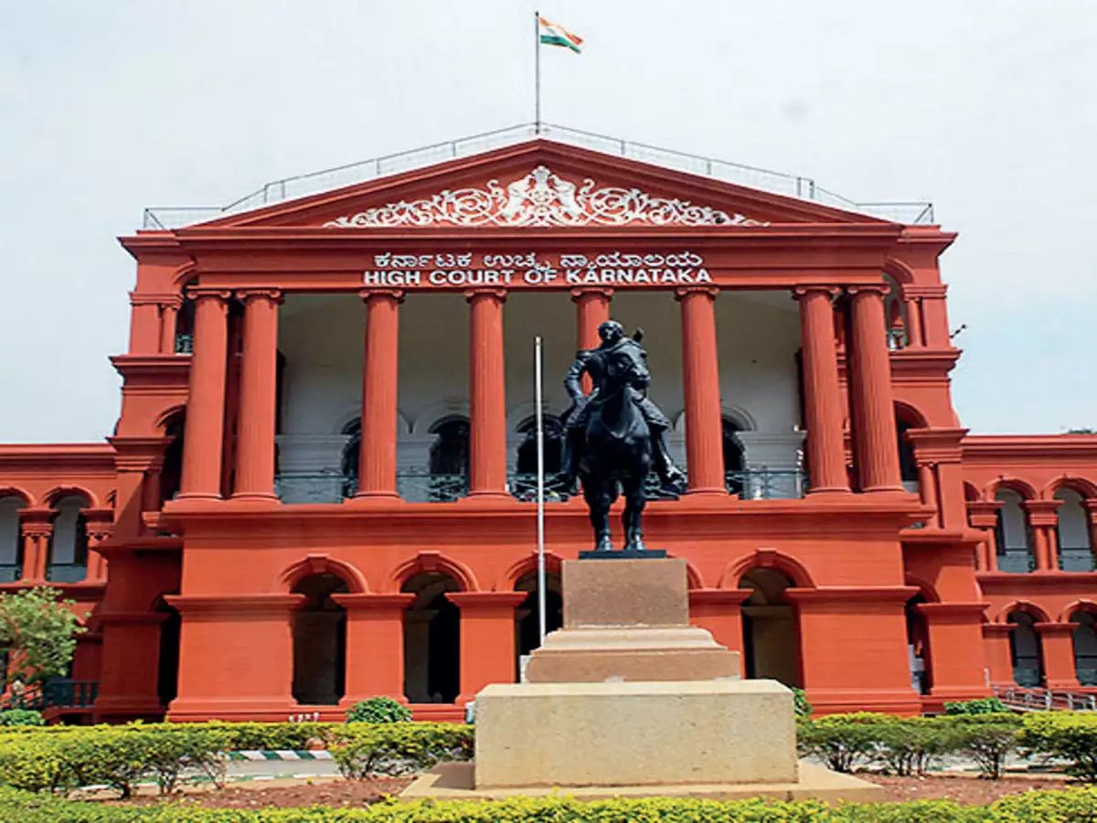कर्नाटक HC ने जारी किया नोटिस; याचिकाकर्ता ने मस्जिद में अवैध मदरसा संचालन पर उठाए सवाल कर्नाटक HC ने जारी किया नोटिस; याचिकाकर्ता ने मस्जिद में अवैध मदरसा संचालन पर उठाए सवाल