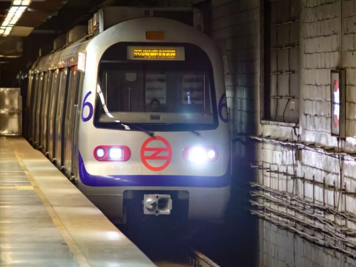 मेट्रो स्टेशन में अब लगेगी लंबी लाइन, समय से पहुंचने के लिए DMRC ने दी ये सलाह