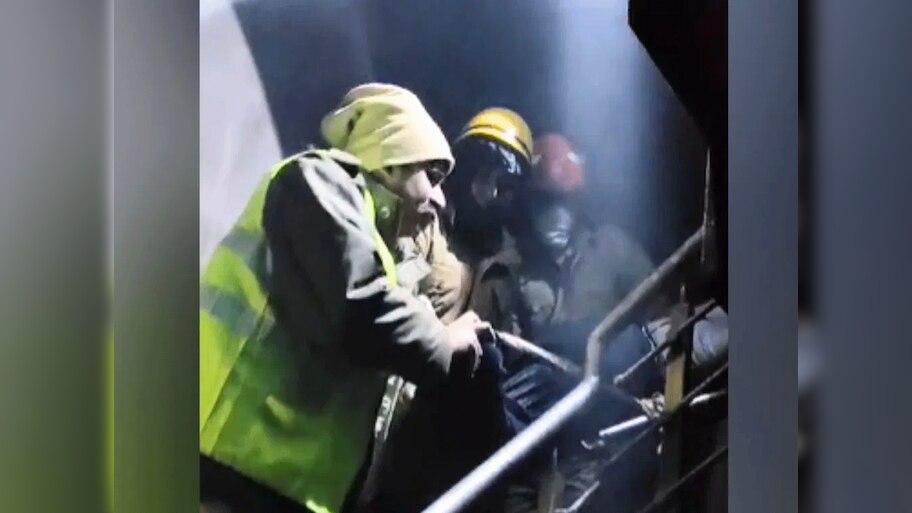Delhi Pitampura Fire: दिल्ली के पीतमपुरा में भीषण हादसा,  5 लोगों की मौत, 2 झुलसे