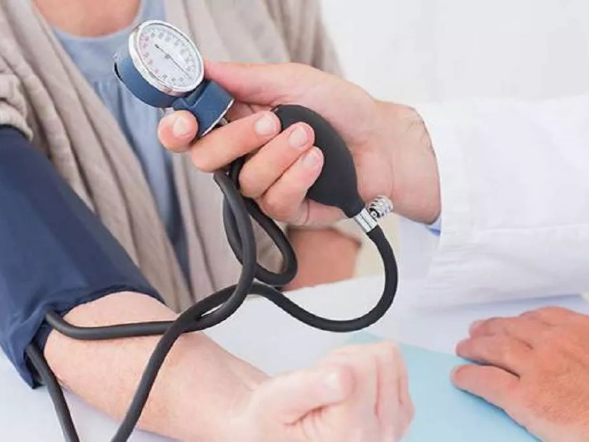 Lemon Tea Benefits: इम्यून सिस्टम को मजबूत रखने के लिए रोजाना पिएं लेमन टी, मिलेंगे 5 बड़े फायदे.... 14 ब्लड प्रेशर