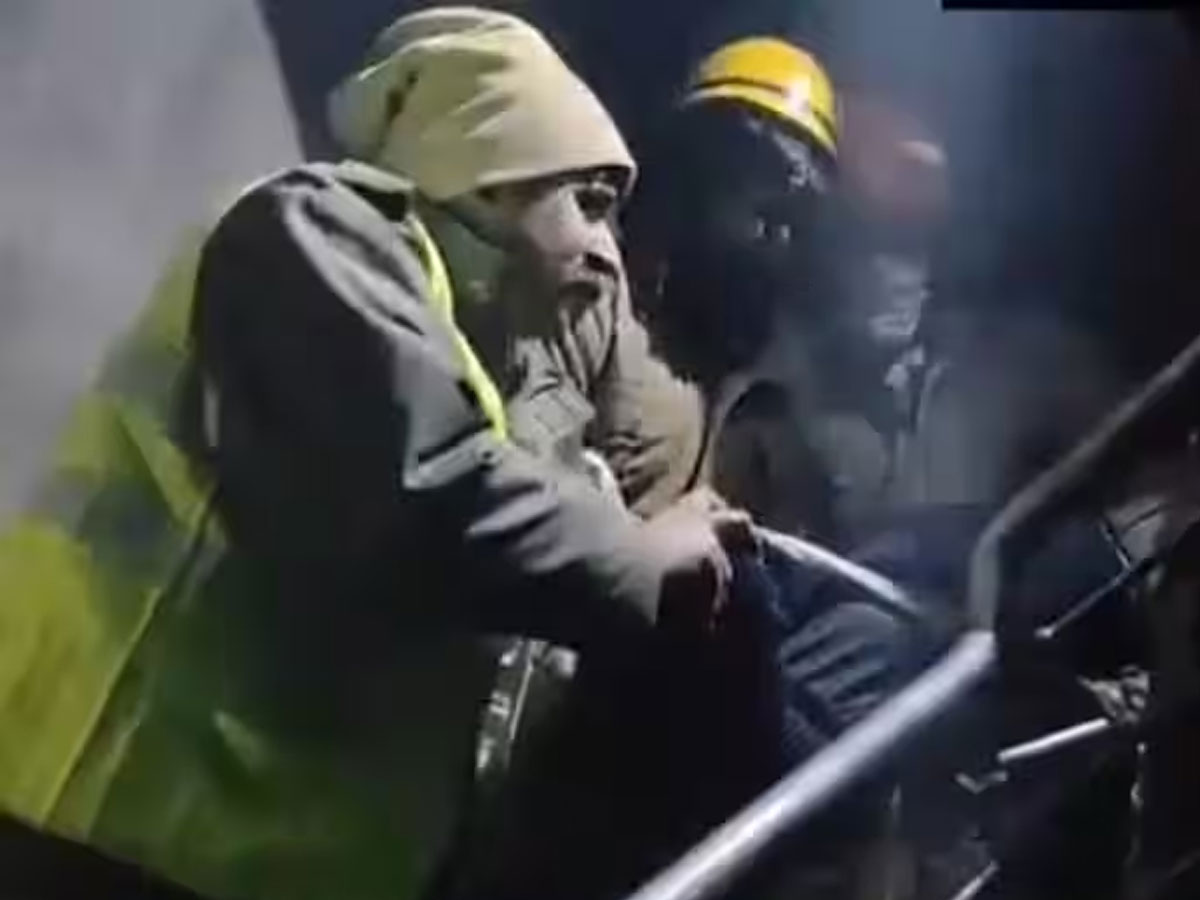 Delhi News: पीतमपुरा के एक इमारत में लगी भीषण आग; 5 लोगों की दर्दनाक मौत Delhi News: पीतमपुरा के एक इमारत में लगी भीषण आग; 5 लोगों की दर्दनाक मौत