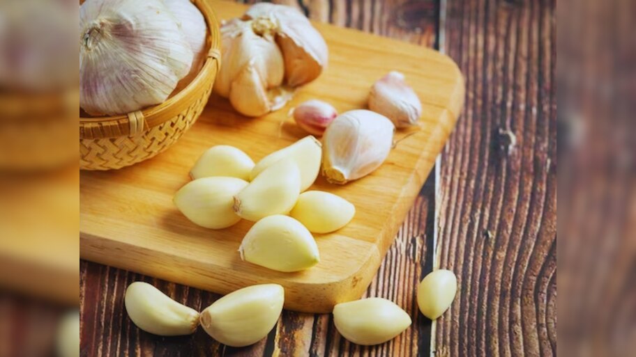 लहसुन खाने के 7 शानदार फायदे, जान रह जाएंगे दंग