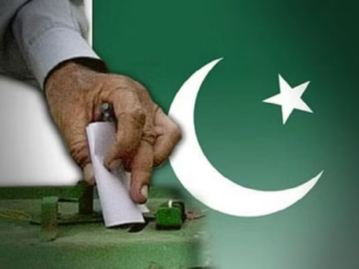 Pakistan News: पाक पीएम का बड़ा फैसला; निष्पक्ष चुनाव कराने के लिए उठाया ये कदम Pakistan News: पाक पीएम का बड़ा फैसला; निष्पक्ष चुनाव कराने के लिए उठाया ये कदम