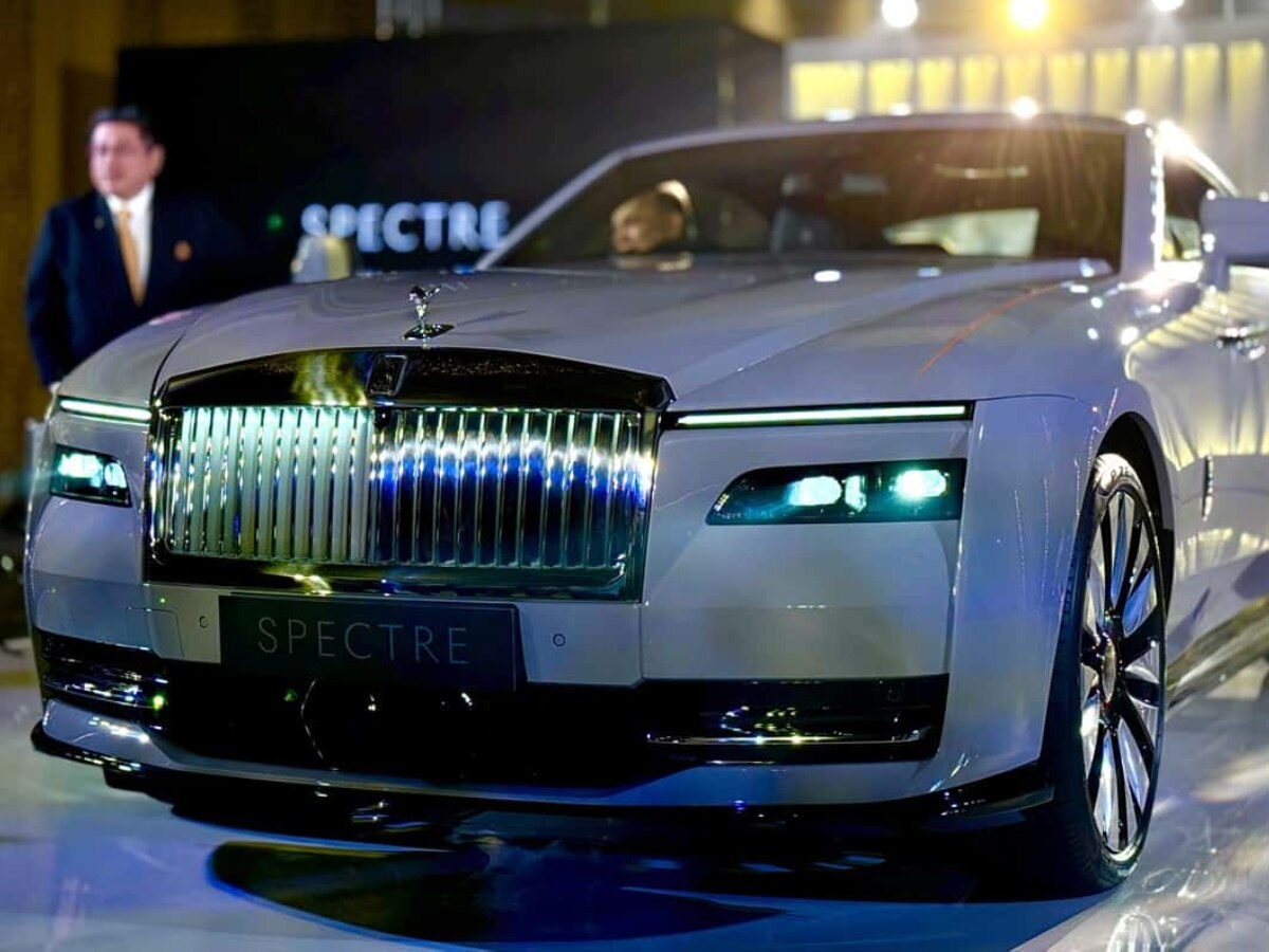 Rolls Royce Spectre launch Price and features । भारत में लॉन्च हुई ...