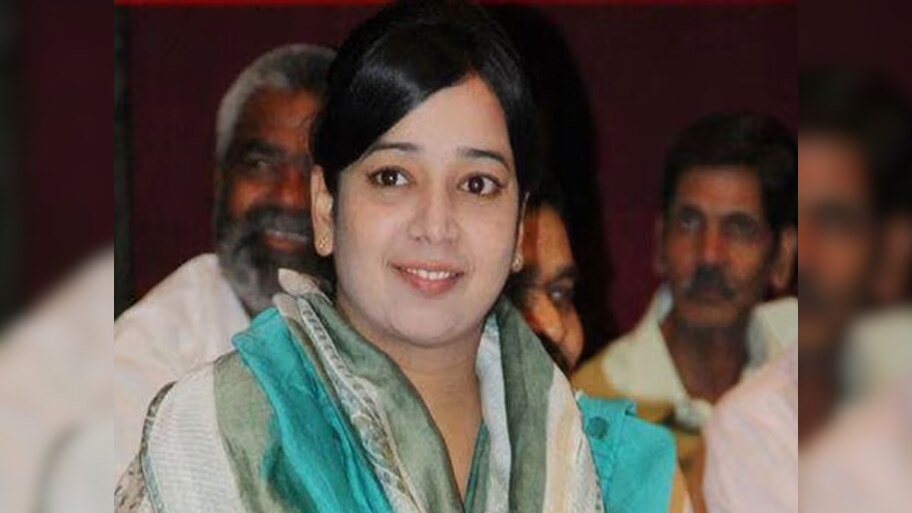 पूर्व कांग्रेस पार्षद इशरत जहां समेत 12 लोगों के खिलाफ आरोप तय ; दिल्ली दंगे से जुड़ा है मामला