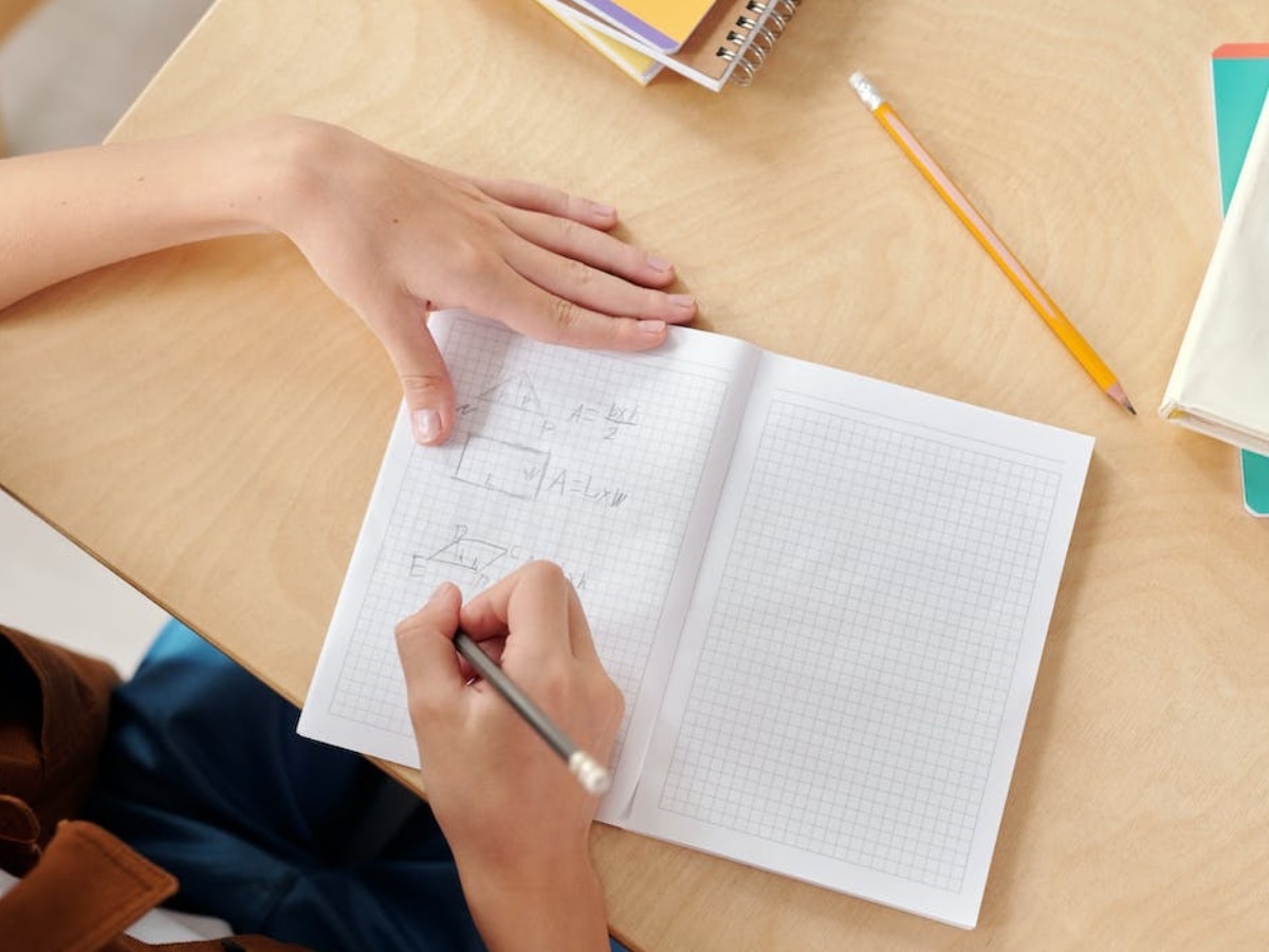 CBSE Board Exams: 10वीं के बच्चे इस तरह से करें गणित विषय की तैयारी, मिलेंगे 90 से ज्यादा नंबर  
