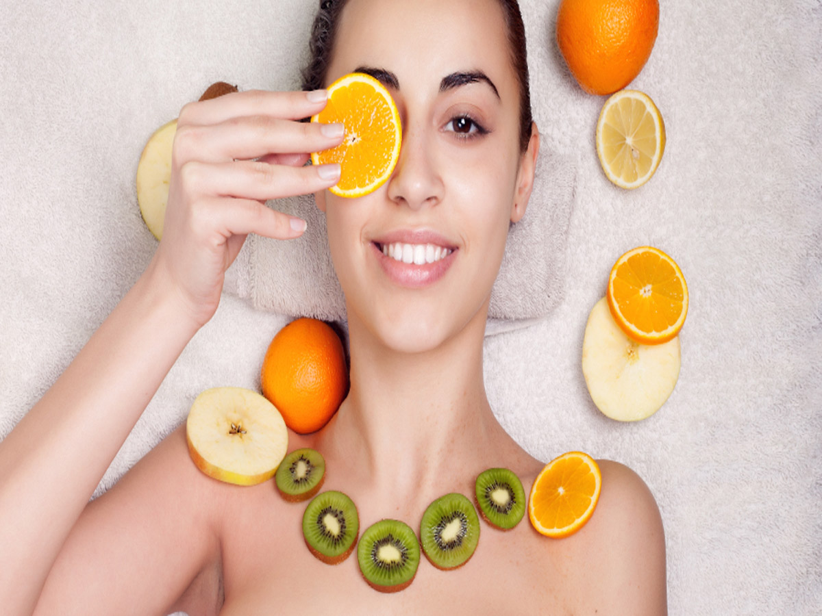 Fruits for Skin: चंद दिनों में चेहरे को साफ और चमका देंगे ये 5 फ्रूट्स; जानें Fruits for Skin: चंद दिनों में चेहरे को साफ और चमका देंगे ये 5 फ्रूट्स; जानें
