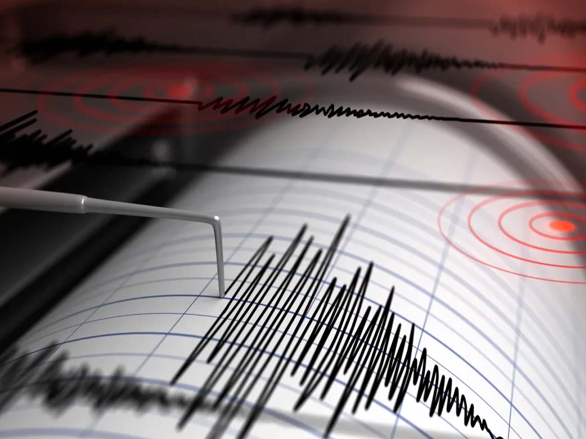 Earthquake: DELHI-NCR में भूकंप के तेज झटके, लेकिन ठंड में घरों में सोते रह गए लोग! Earthquake: DELHI-NCR में भूकंप के तेज झटके, लेकिन ठंड में घरों में सोते रह गए लोग!