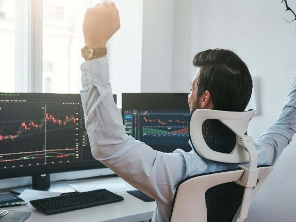 India's Stock Market: हांगकांग को पछाड़कर दुनिया का चौथा सबसे बड़ा शेयर बाजार बना भारत, जानिए- क्यों आ रही तेजी?