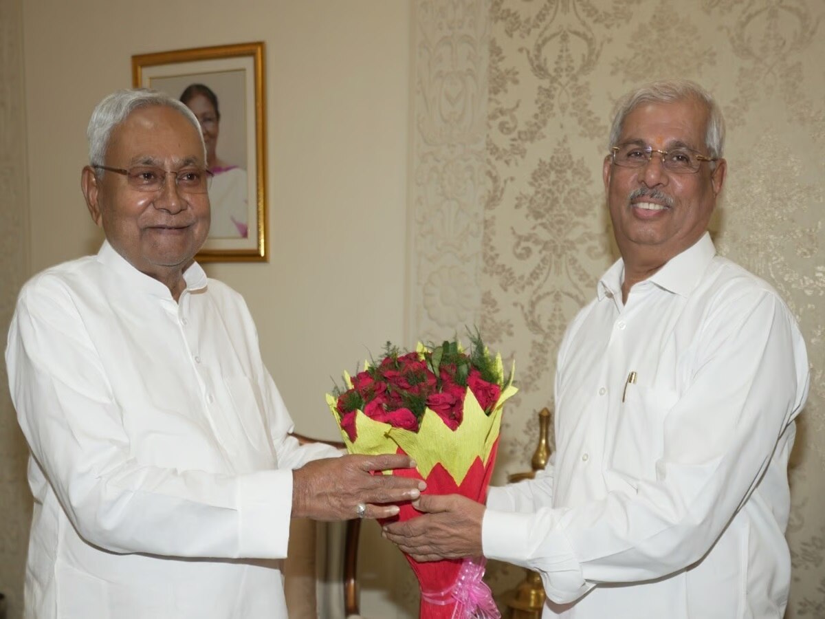 राज्यपाल राजेंद्र विश्वनाथ अर्लेकर के साथ सीएम नीतीश कुमार (फाइल फोटो)