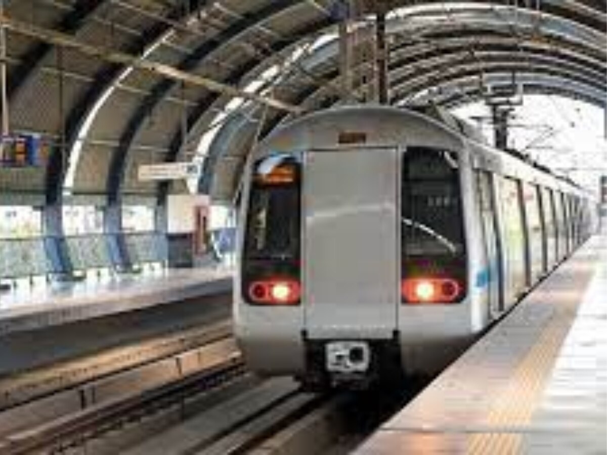 Delhi Metro: 26 जनवरी को परेड में जाने के लिए इन 2 स्टेशन से करना होगा Exit, साथ ही मिलेगा कूपन