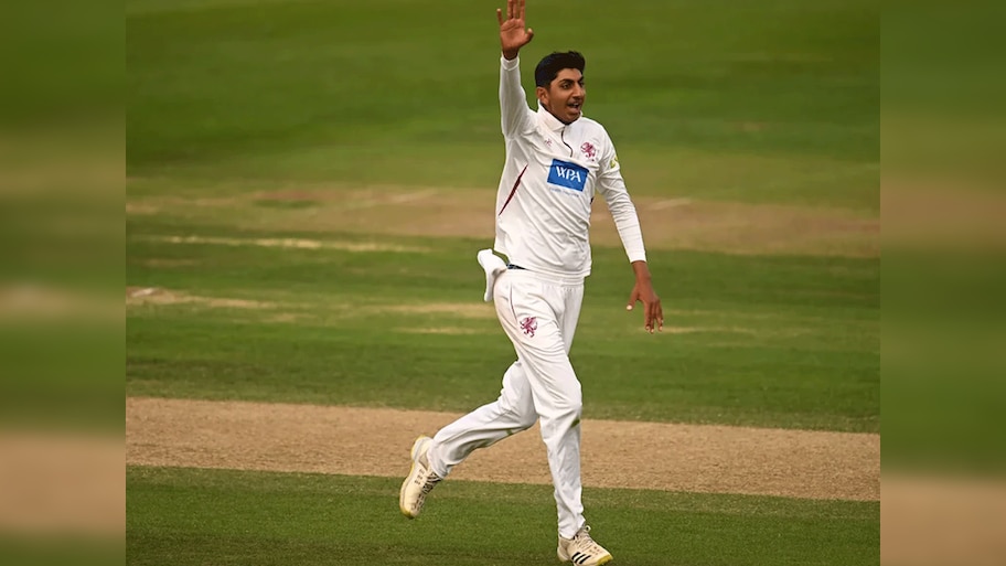 IND VS ENG: इंग्लैंड के ऑफ स्पिनर शोएब बशीर को मिला वीजा, शनिवार तक इंग्लैंड टीम से जुड़ेंगे 