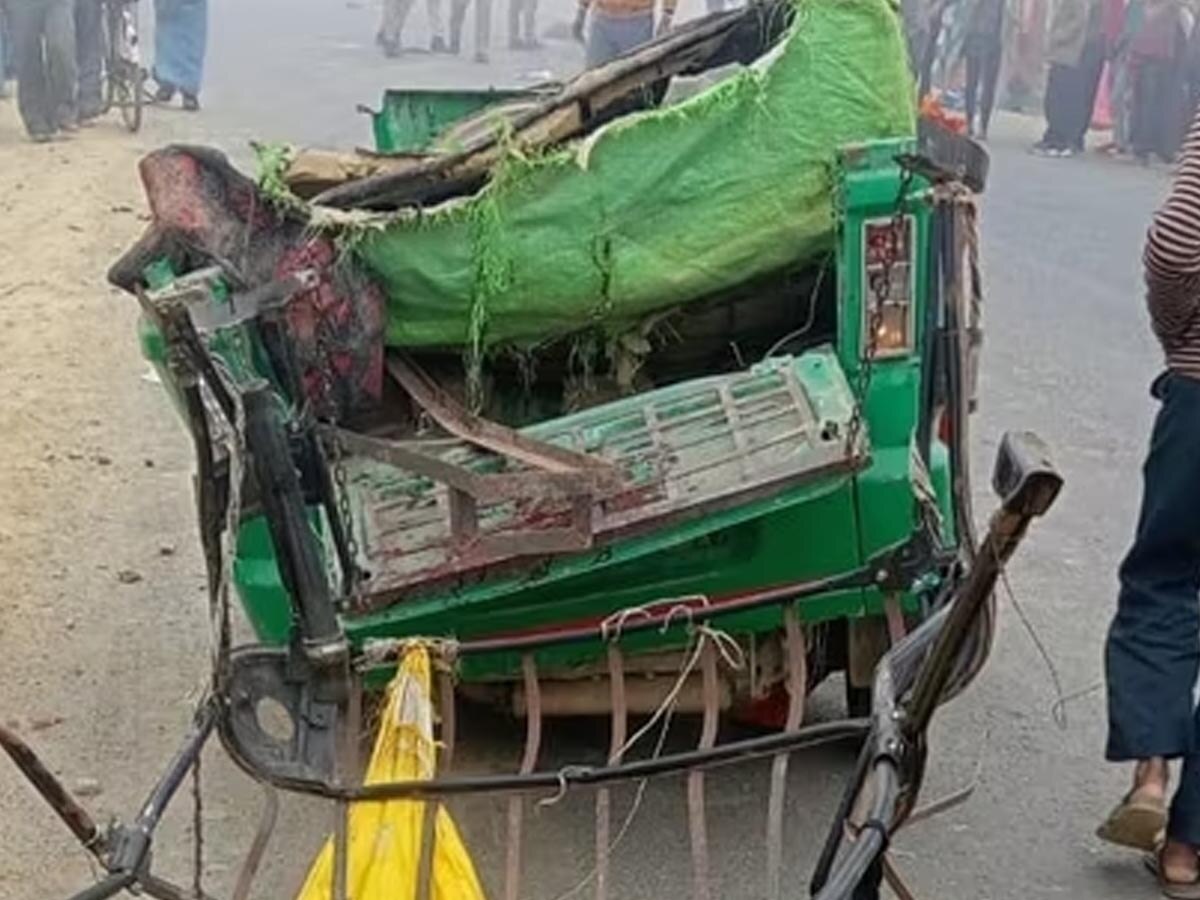 Shahjahanpur Road Accident: शाहजहांपुर में बड़ा हादसा, डंपर ने टेंपो को मारी टक्कर, 12 लोगों की मौत