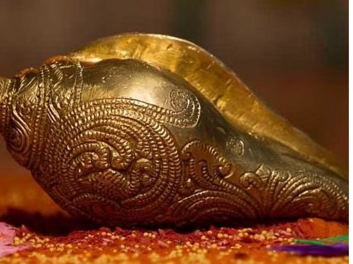 Puja Path: विष्णु को प्रिय है शंख और महादेव को नहीं, जानें शंख से जुड़ी हर महत्वपूर्ण धार्मिक जानकारी 