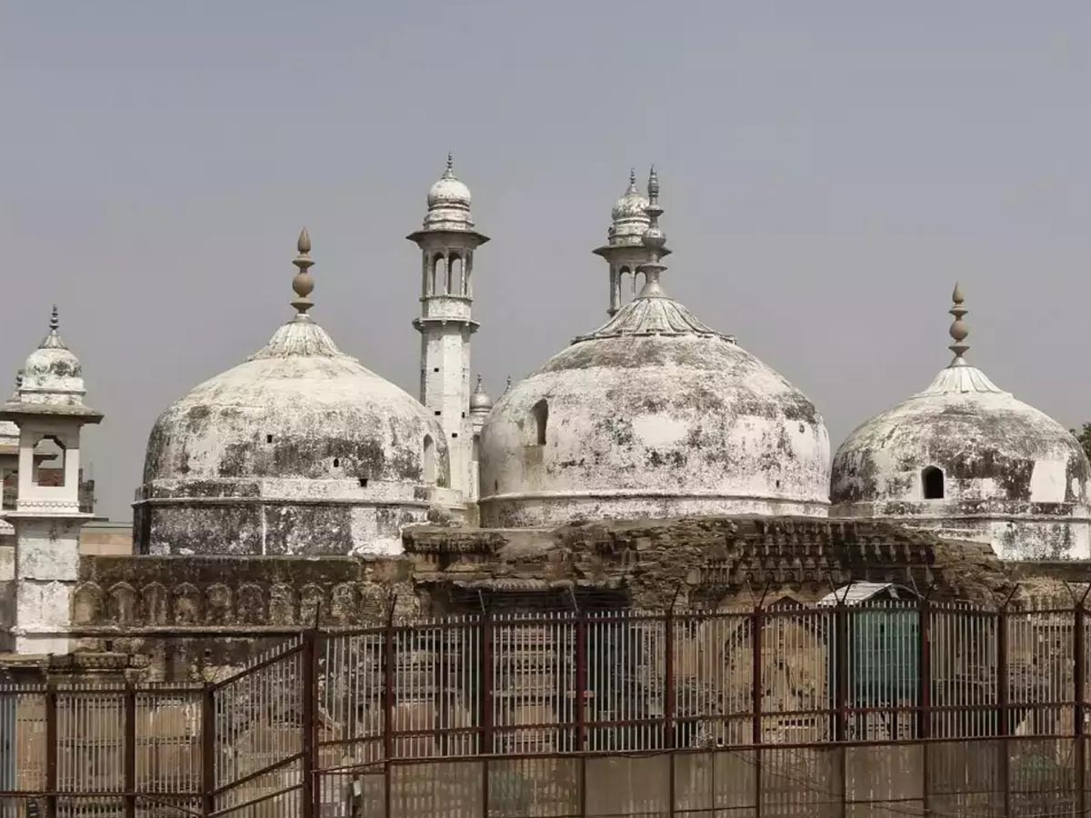 वाराणसी के DM ने ज्ञानवापी तहखाने की ली कस्टडी, मंदिर के अवशेष मिलने का दावा वाराणसी के DM ने ज्ञानवापी तहखाने की ली कस्टडी, मंदिर के अवशेष मिलने का दावा