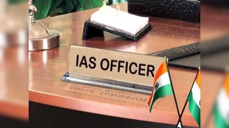बिहार में सियासी हलचल के बीच कई IAS अधिकारियों का तबादला; पटना के नए DM होंगे शीर्षत कपिल अशोक