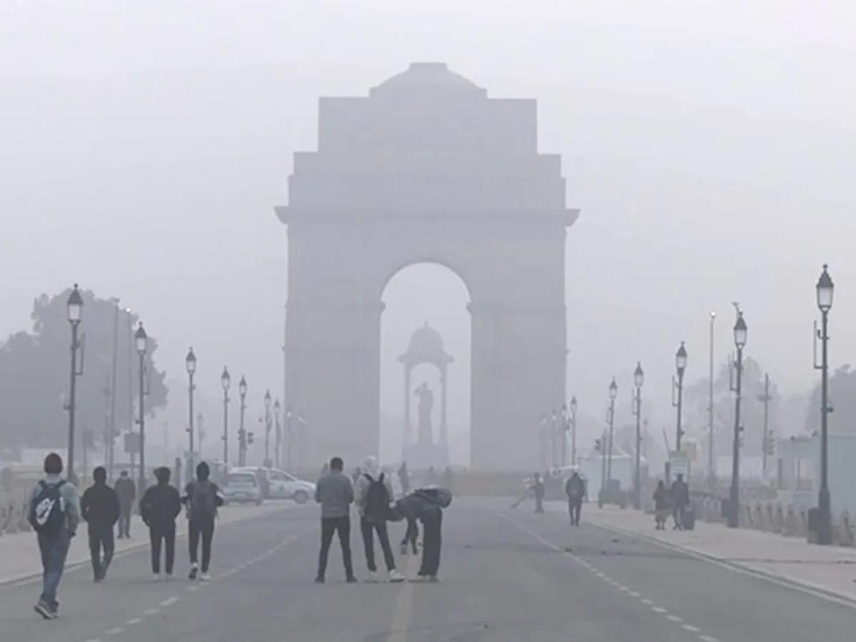 Delhi Weather Update: 13 सालों में सबसे ज्यादा ठंडे रहे दिल्ली के 5 दिन, घने कोहरे से मिली राहत